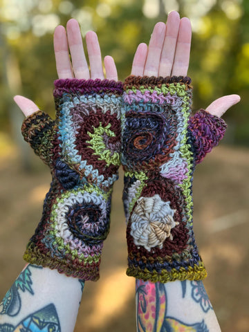 Freeform Fingerless Gloves - Crochet Pattern