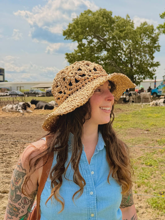 Crochet Sunhat Pattern - Daisy Sun Hat // Raffia Straw Beach Hat