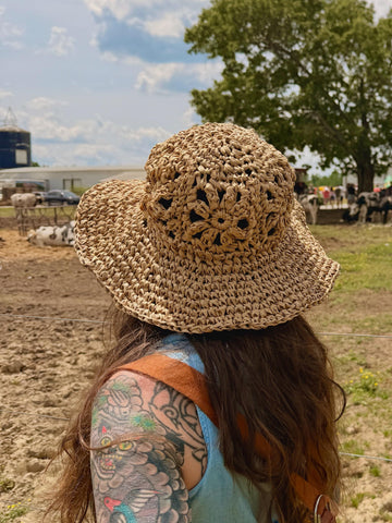Crochet Sunhat Pattern - Daisy Sun Hat // Raffia Straw Beach Hat