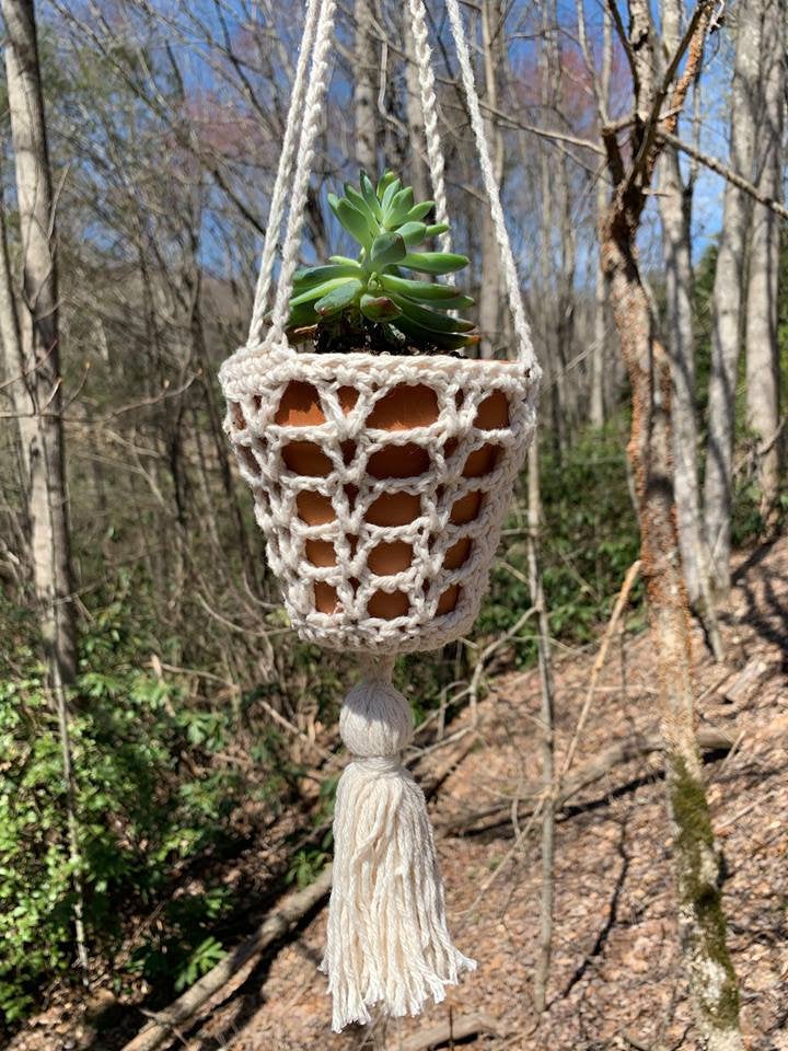 hanging plant pot crochet pattern 5 Hanging Planters with Tassels